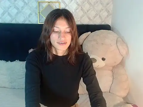 Emma-Wilson online show from December 2025 04:30:01 AM