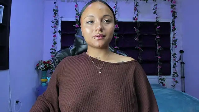 Snapshot of sweelanna__ chatting on June 2026 12:34:02 AM sweelanna online show from June 2026 12:34:02 AM