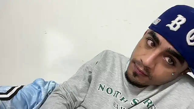 dominic brandd23 online show from October 2025 06:47:02 AM