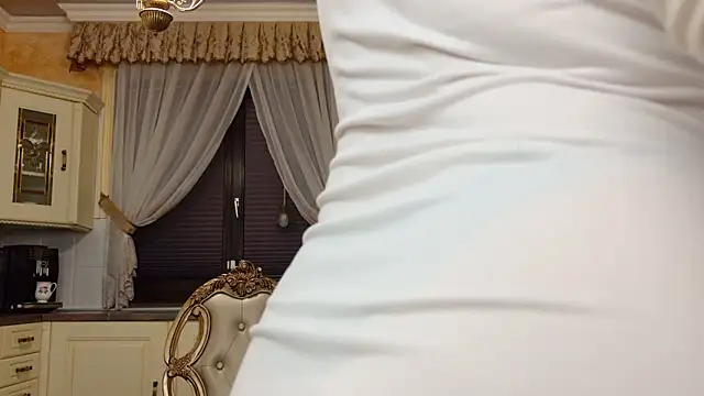 TUNDEROSE1 online show from February 2025 04:30:02 AM