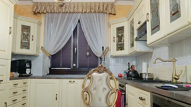 TUNDEROSE1 online show from February 2025 09:17:02 AM