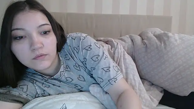Snapshot of AlisaDevis chatting on May 2026 08:08:02 AM AlisaDevis online show from May 2026 08:08:02 AM