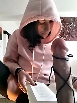 freyamoret online show from February 2025 02:31:02 PM