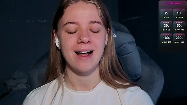 candy maggie online show from November 2025 05:12:01 PM