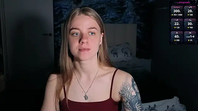Snapshot of candy_maggie chatting on May 2026 06:48:02 PM candy maggie online show from May 2026 06:48:02 PM