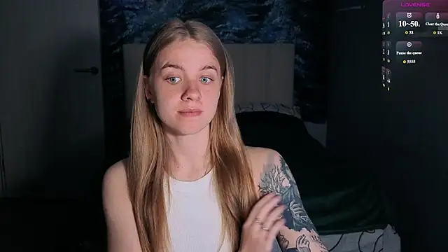 Snapshot of candy_maggie chatting on May 2026 07:10:01 PM candy maggie online show from May 2026 07:10:01 PM