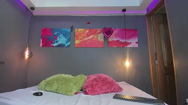 summer lee  online show from December 2024 09:30:01 PM