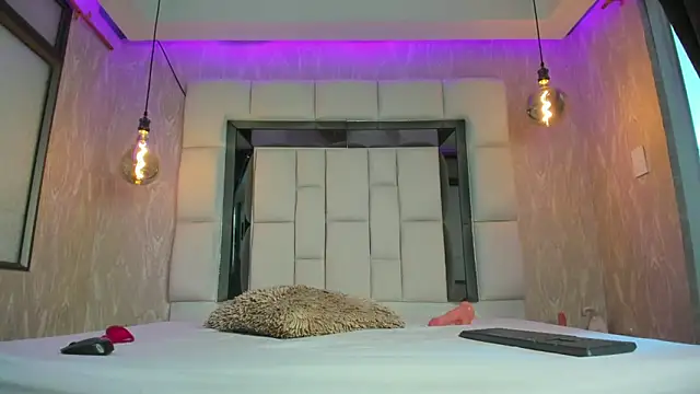 summer lee  online show from February 2025 09:27:02 PM