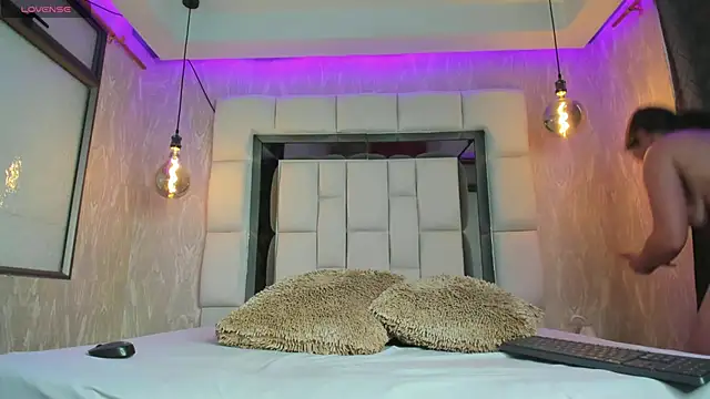 summer lee  online show from March 2025 06:32:01 PM