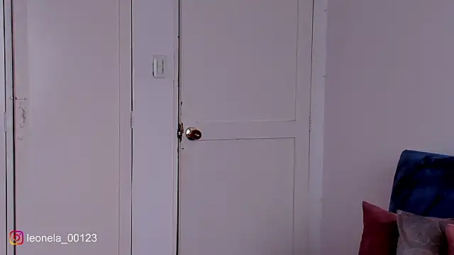 cuddlingbunny online show from February 2026 02:40:02 PM