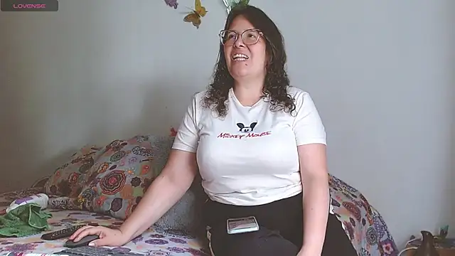 Snapshot of honeyhot_paty chatting on January 2025 08:59:01 PM honeyhot paty online show from January 2025 08:59:01 PM