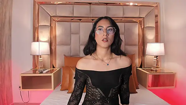 DaraBeckett online show from December 2024 12:01:02 PM