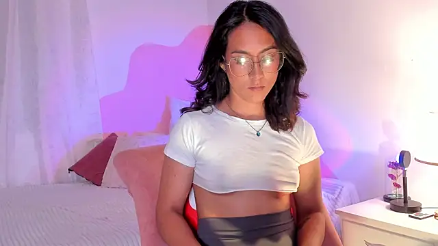 DaraBeckett online show from December 2025 12:05:01 AM