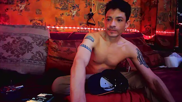 Snapshot of Tony_Torrente chatting on January 2025 04:58:01 AM Tony Torrente online show from January 2025 04:58:01 AM