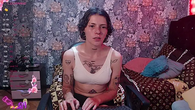 pretty cristal69 online show from April 2026 10:24:02 PM