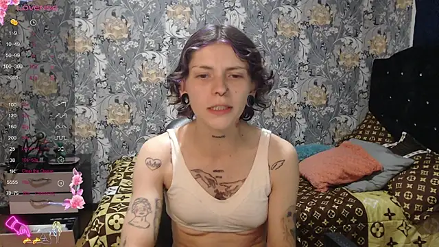 Snapshot of pretty_cristal69 chatting on April 2026 02:14:01 AM pretty cristal69 online show from April 2026 02:14:01 AM