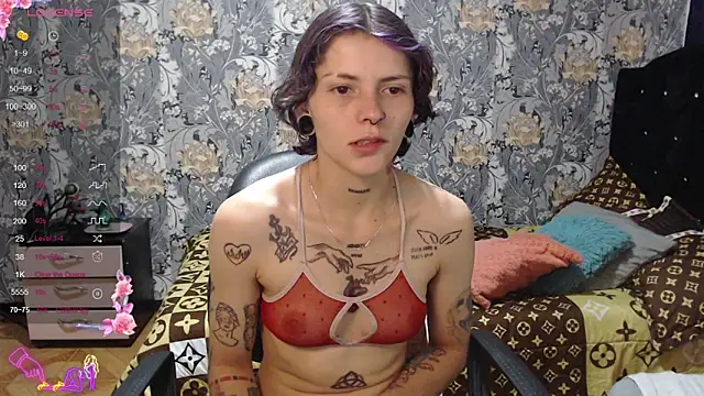 Snapshot of pretty_cristal69 chatting on May 2026 12:43:02 PM pretty cristal69 online show from May 2026 12:43:02 PM