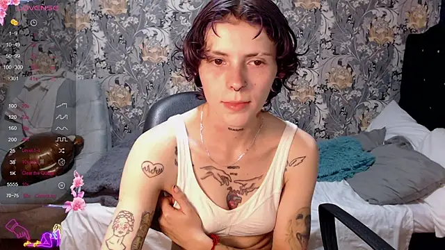 Snapshot of pretty_cristal69 chatting on June 2026 11:24:02 PM pretty cristal69 online show from June 2026 11:24:02 PM