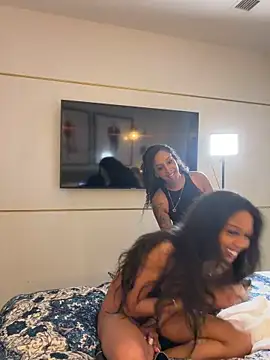 Your Paris online show from February 2026 08:35:01 AM