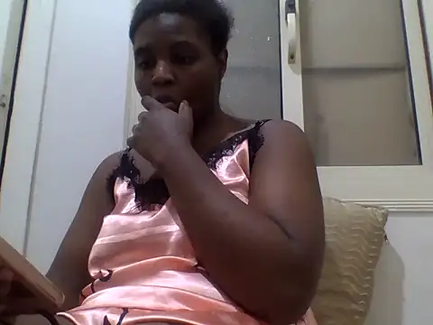 queenzuena online show from May 2026 09:53:01 PM
