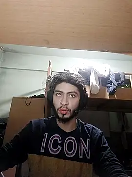 Snapshot of kleineid77 chatting on December 2025 09:53:01 PM kleineid77 online show from December 2025 09:53:01 PM