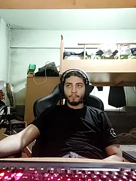 Snapshot of kleineid77 chatting on March 2026 03:28:01 PM kleineid77 online show from March 2026 03:28:01 PM