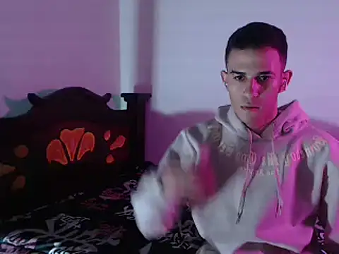 isaaclatino online show from December 2024 06:31:02 AM