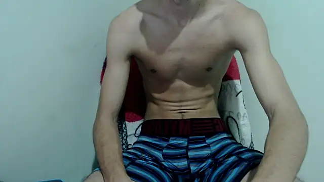 Snapshot of isaaclatino chatting on April 2026 05:21:01 AM isaaclatino online show from April 2026 05:21:01 AM