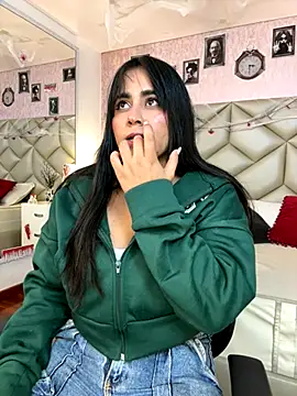 Snapshot of Brenda_Garcia chatting on October 2025 08:22:02 PM Brenda Garcia online show from October 2025 08:22:02 PM