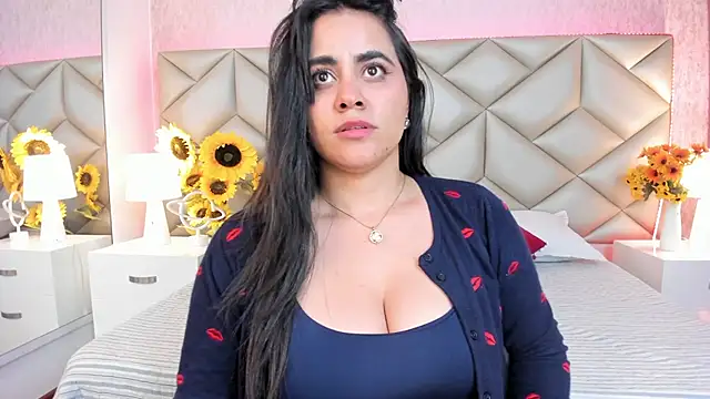 Snapshot of Brenda_Garcia chatting on November 2025 10:30:01 PM Brenda Garcia online show from November 2025 10:30:01 PM