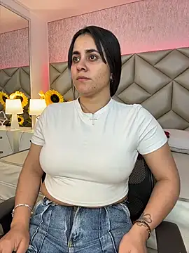 Snapshot of Brenda_Garcia chatting on November 2025 08:09:01 PM Brenda Garcia online show from November 2025 08:09:01 PM