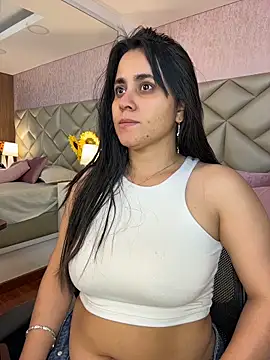 Snapshot of Brenda_Garcia chatting on November 2025 12:09:02 PM Brenda Garcia online show from November 2025 12:09:02 PM