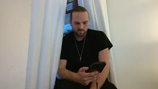 Snapshot of VitaminDrewFl chatting on March 2026 04:05:02 AM VitaminDrewFl online show from March 2026 04:05:02 AM