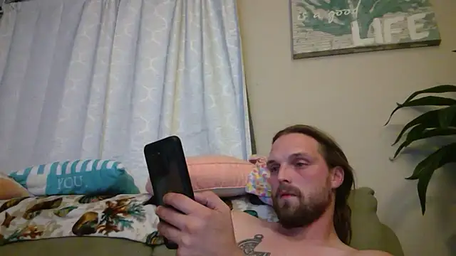 Snapshot of VitaminDrewFl chatting on April 2026 02:23:02 AM VitaminDrewFl online show from April 2026 02:23:02 AM