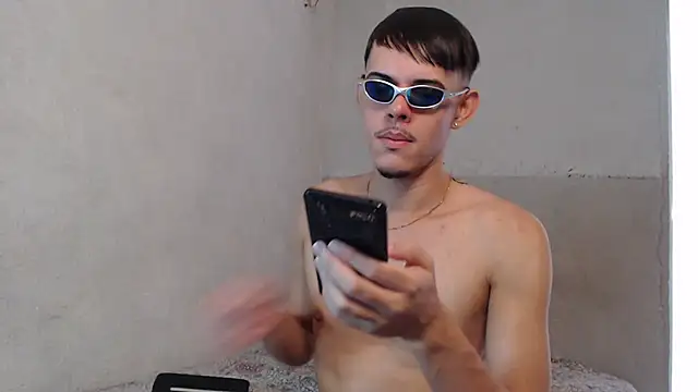 MicaelRian69 online show from October 2025 02:13:02 PM