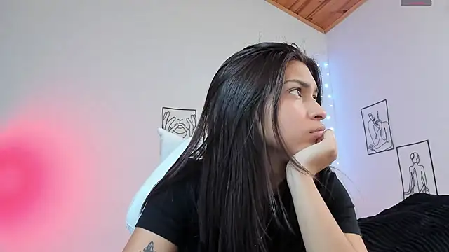 hookriilsyy online show from December 2024 04:40:01 AM