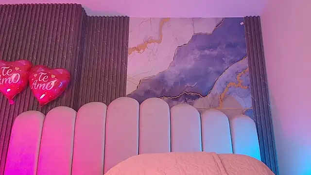 hot dione online show from February 2026 07:22:01 PM