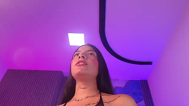 hot dione online show from April 2026 07:18:02 PM