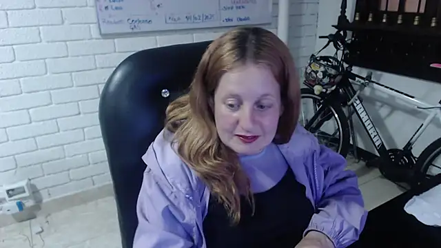 Snapshot of ViioletaMora chatting on February 2025 04:29:01 AM ViioletaMora online show from February 2025 04:29:01 AM