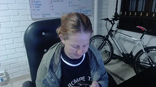 Snapshot of ViioletaMora chatting on February 2025 03:34:02 AM ViioletaMora online show from February 2025 03:34:02 AM