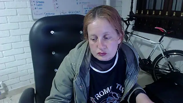 Snapshot of ViioletaMora chatting on February 2025 09:56:01 AM ViioletaMora online show from February 2025 09:56:01 AM