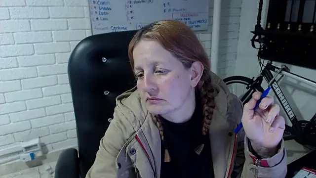 Snapshot of ViioletaMora chatting on February 2025 09:42:02 AM ViioletaMora online show from February 2025 09:42:02 AM