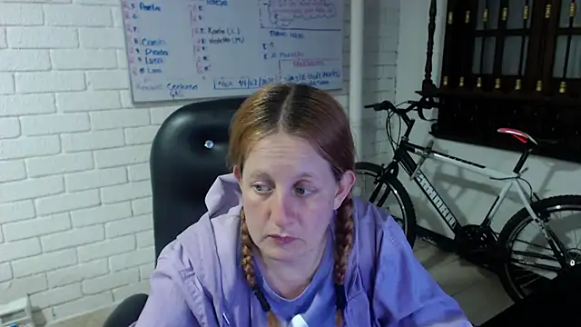 Snapshot of ViioletaMora chatting on February 2025 03:59:02 AM ViioletaMora online show from February 2025 03:59:02 AM