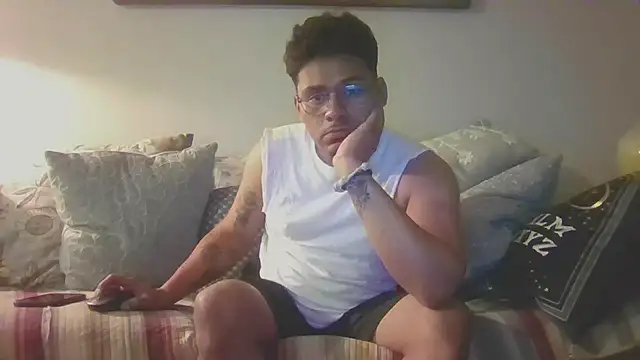 Snapshot of ThixxkkLatin chatting on October 2025 05:18:01 AM ThixxkkLatin online show from October 2025 05:18:01 AM