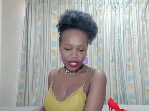 Snapshot of AfricanSquirtingQueen chatting on October 2025 04:35:02 AM AfricanSquirtingQueen online show from October 2025 04:35:02 AM