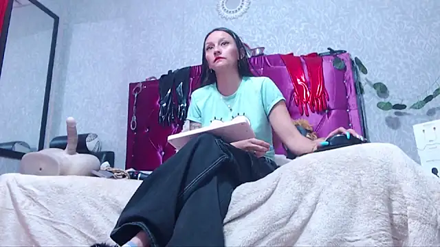 AyshaScott online show from April 2026 03:17:01 PM