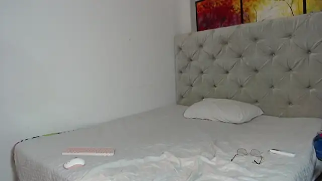 Melody phillips2 online show from January 2025 10:06:01 PM