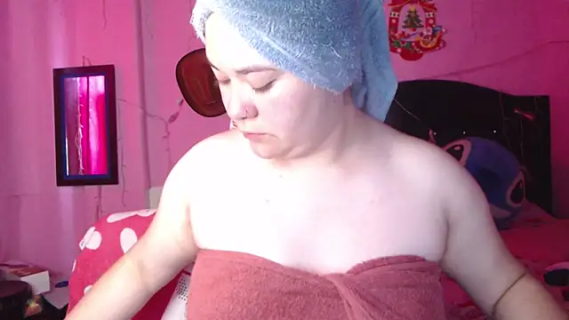 NikkiRous  online show from November 2025 01:44:02 PM