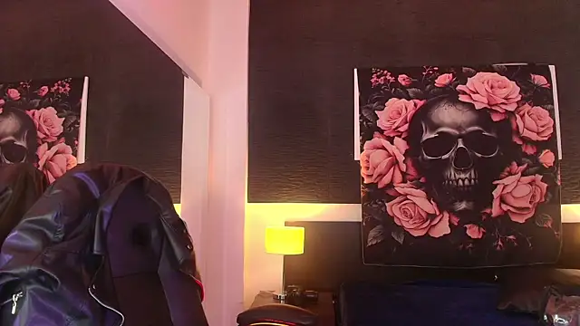 EvaaFoxxy1 online show from April 2026 12:21:01 PM