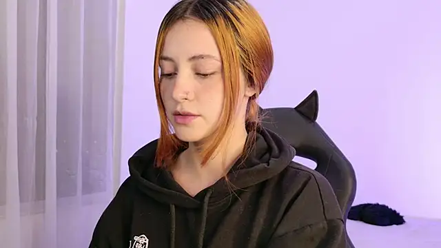 annie mora online show from April 2026 02:00:02 AM